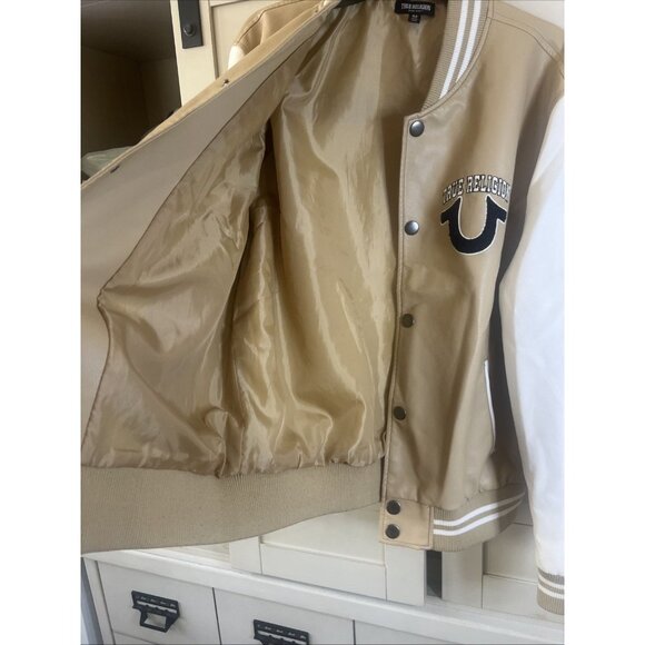 True Religion Varsity Patch Bomber Jacket Men Two Tone Beige/White SIZE Medium - Picture 8 of 13